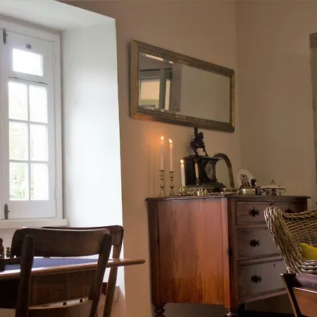 Casa Da Igreja Velha 팜스테이 푸나스